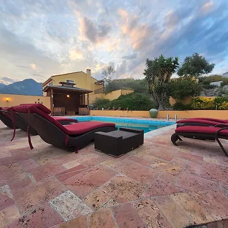 Royal Domain, Entire, Bnbrickeys Villa