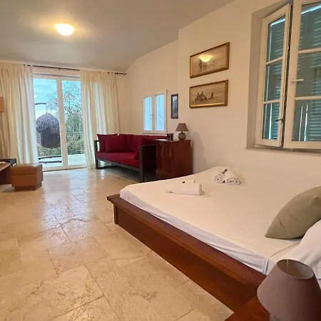 Royal Domain, Entire, Bnbrickeys Villa