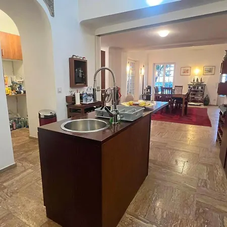 Villa Royal Domain, Entire, Bnbrickeys
