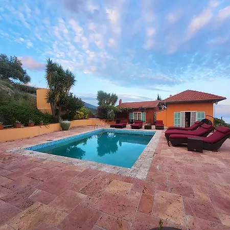 Royal Domain, Entire, Bnbrickeys Villa *