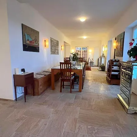 Вилла Royal Domain, Entire, Bnbrickeys